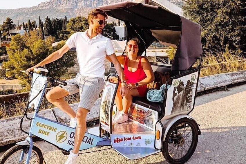 Split Tour in Private Electric Rickshaw