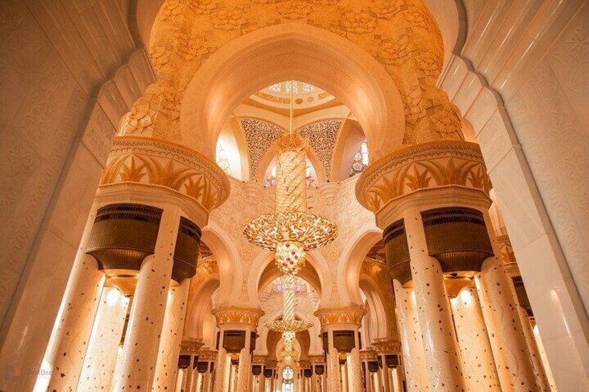 Inside-Sheikh-Zayed-Grand-Mosque 