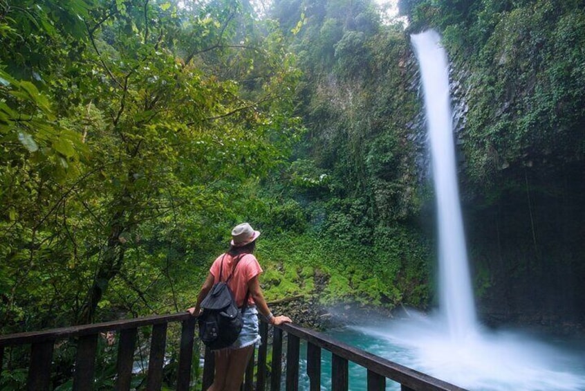 Hike to the Fortuna Waterfall