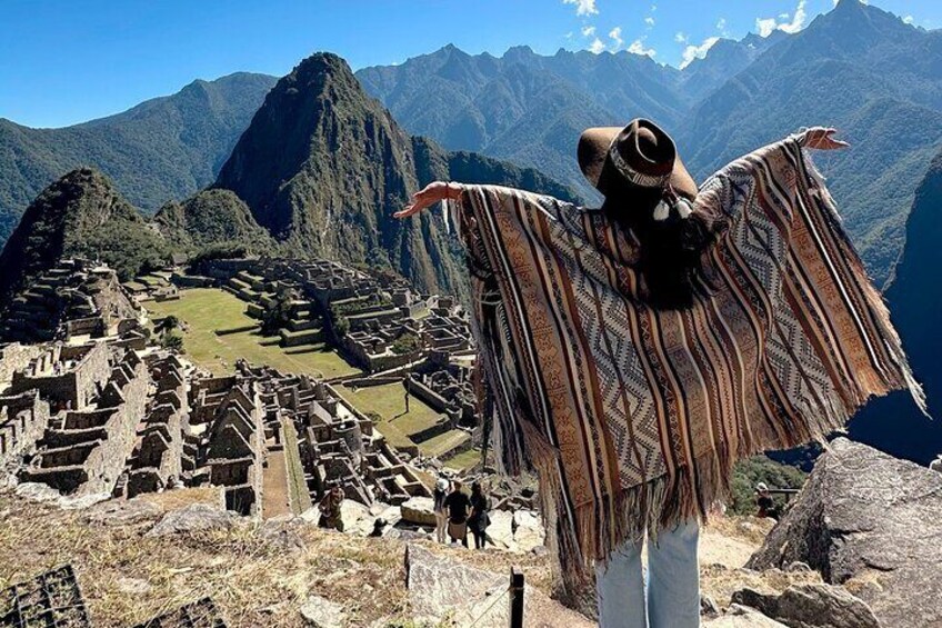 Platform for cover photo of Machu Picchu. Classic Route.