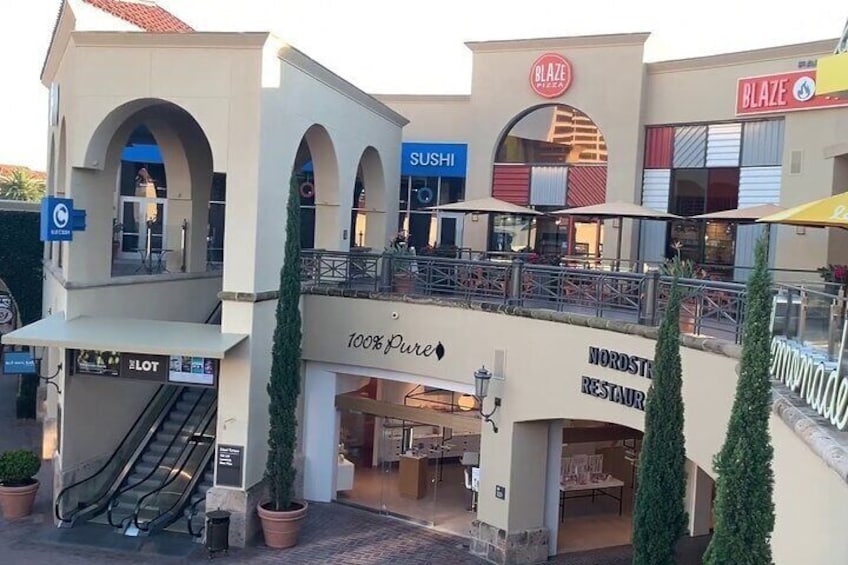 Newport Beach, Fashion Island Mall.