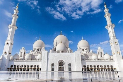 Tour privado por la ciudad de Abu Dhabi con recogida en Dubai o Abu Dhabi