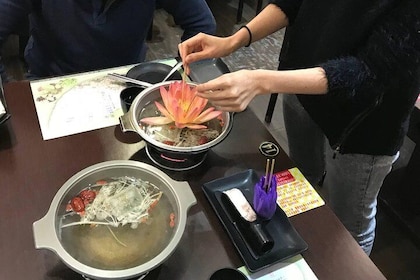 3-hour Vegetarian Private Walking Tour - Songshan distric & taste lotus hot...