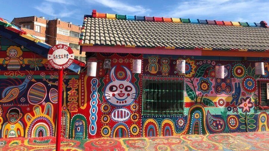 Taichung Must-Visit One Day Tour from Taipei