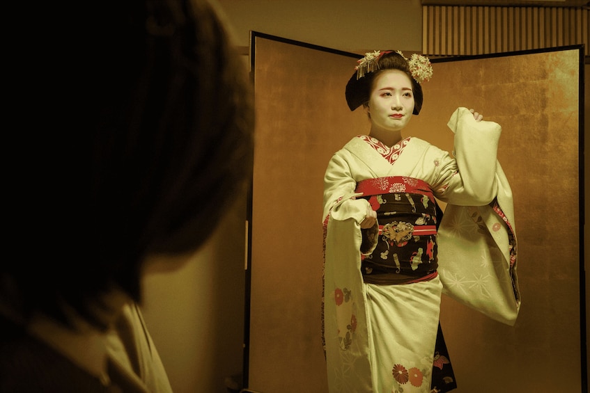 Picture 17 for Activity Kyoto: Geisha Dinner & Gion Cultural Walk