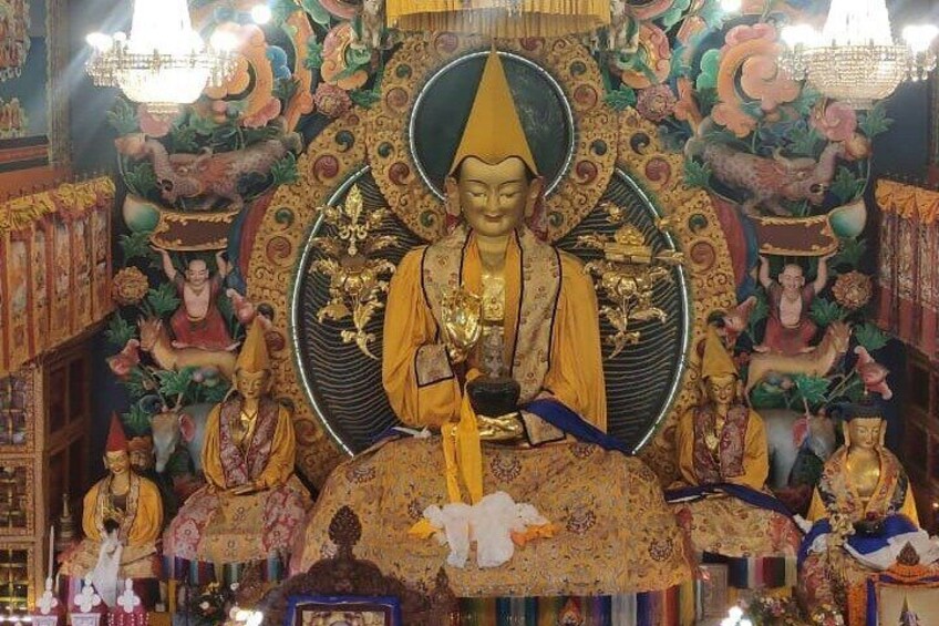 Private Guided Half Day Tour to Kathmandu Stupas and Monastery