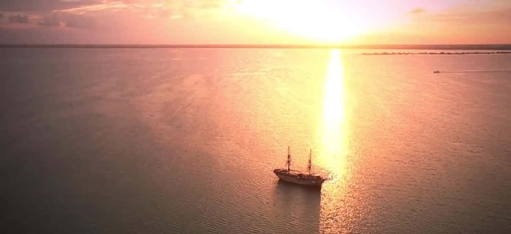 Picture 6 for Activity Cancun: Dinner on a Spanish Galleon