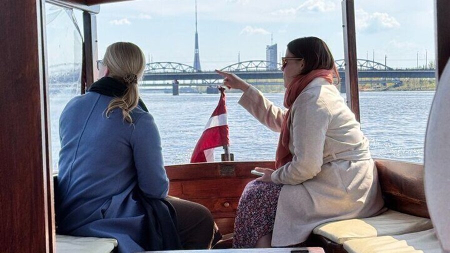Riga: Sightseeing Cruise with Welcome Drink and Audio Guide