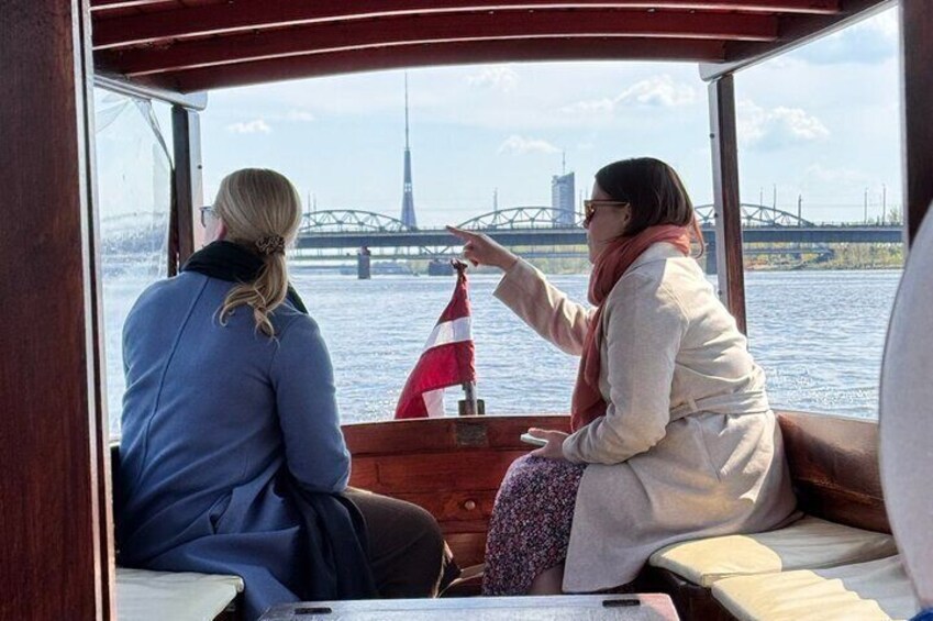 Riga: Sightseeing Cruise with Welcome Drink and Audio Guide