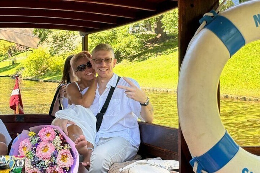 Riga Boat Sightseeing Tour with Welcome Drink