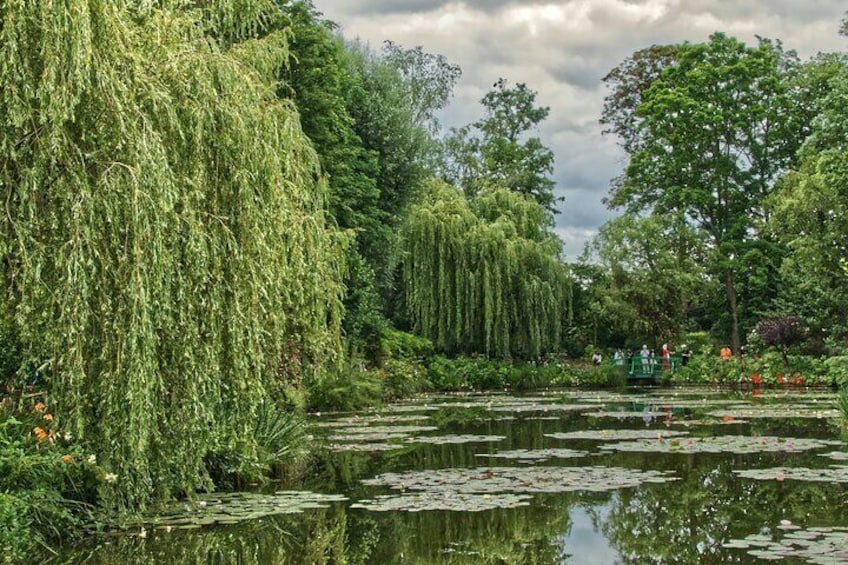 Giverny Gems: Exclusive Guided Walking Tour