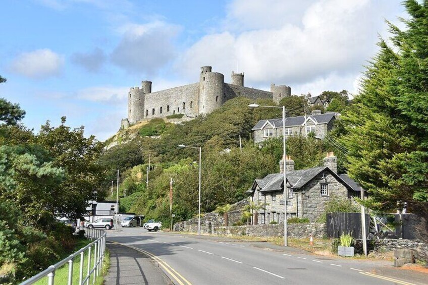 Wales' Coastal Way Interactive Travel Guide