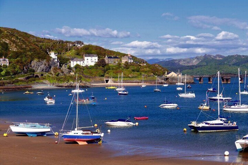 Wales' Coastal Way Interactive Travel Guide