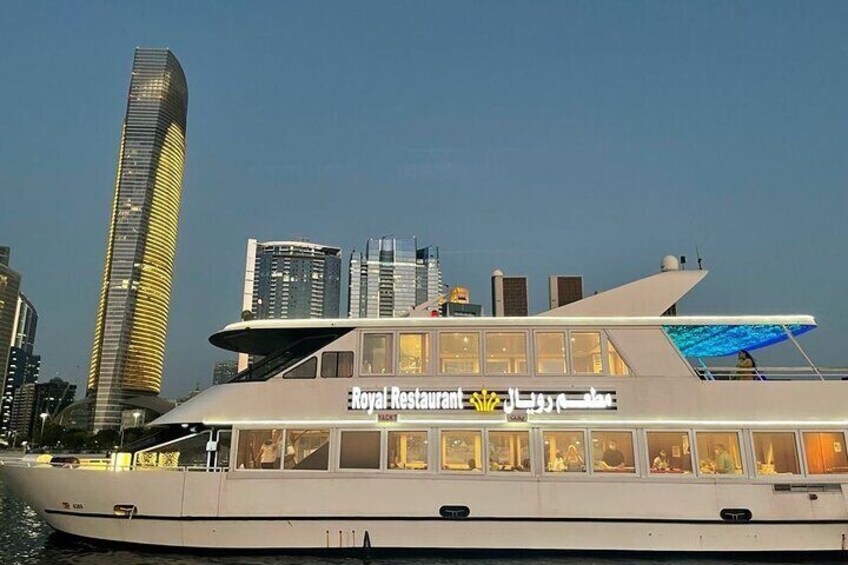 Royal Yacht Private Restaurant Cruise in Abu Dhabi