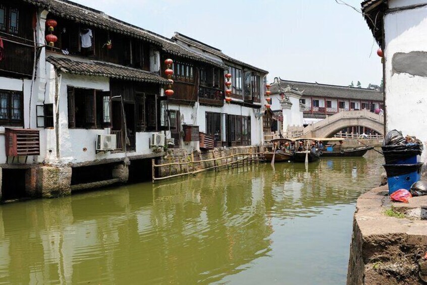 Half-Day Zhujiajiao Water Town Wonders Private Tour