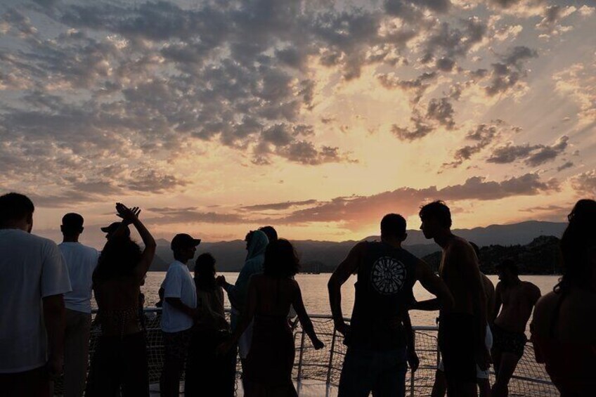 Private Kekova Sunset Party Boat Tour With DJ Performance