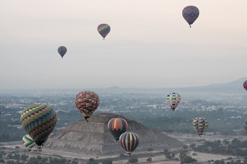 Balloon Flight in Teotihuacan Transportation and Breakfast Included