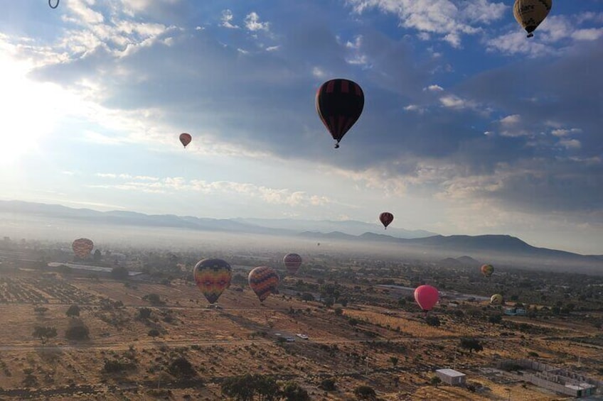 Balloon Flight in Teotihuacan Transportation and Breakfast Included