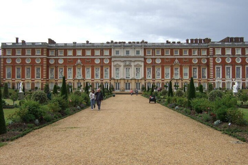 Windsor Castle Hampton Court Palace Private Tour with Admission