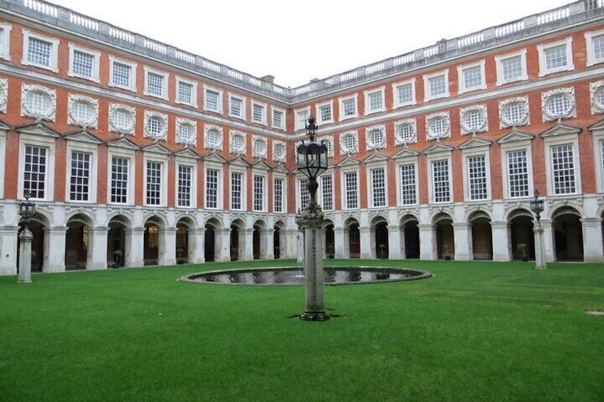 Windsor Castle Hampton Court Palace Private Tour with Admission