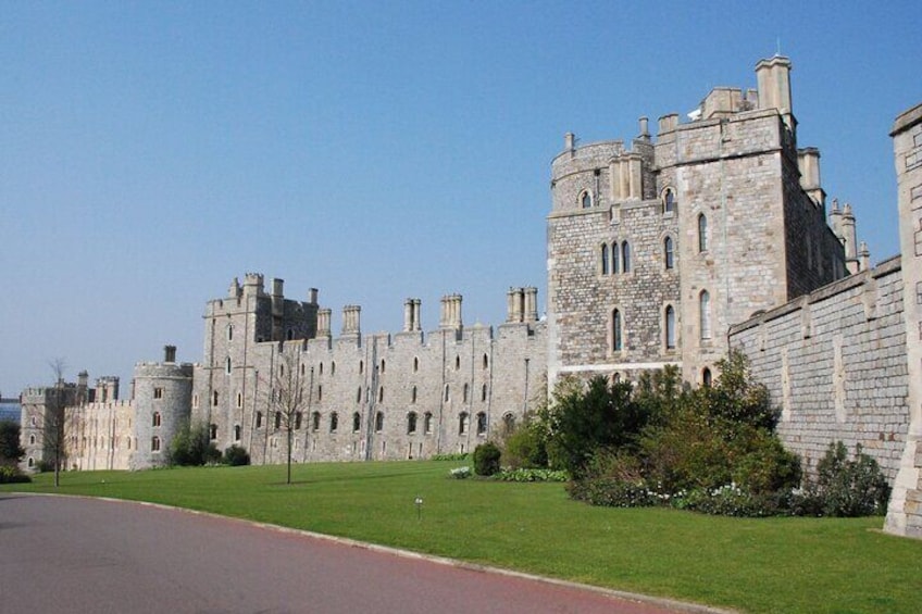 Windsor Castle Hampton Court Palace Private Tour with Admission