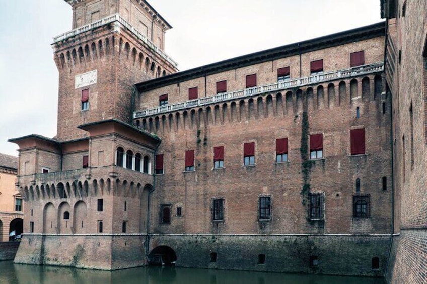 Ferrara Walking Tour with Audio and Written Guide