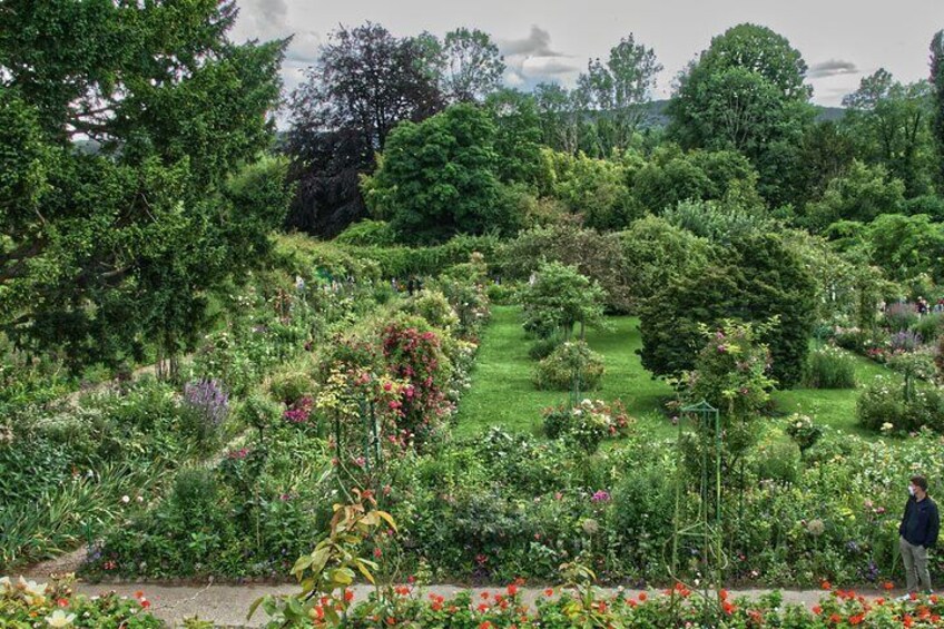 Monet’s Masterpiece of Private Giverny Day Trip with Paris Pickup