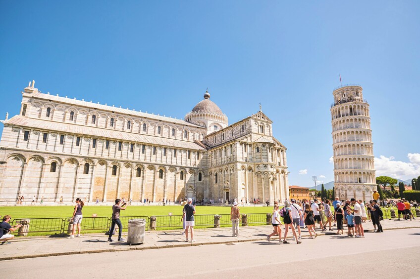 From Florence: Pisa Guided Day Tour