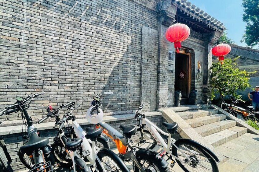 Beijing Heritage Central Axis E-bike Tour