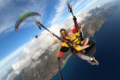 Paragliding Experience in Ölüdeniz