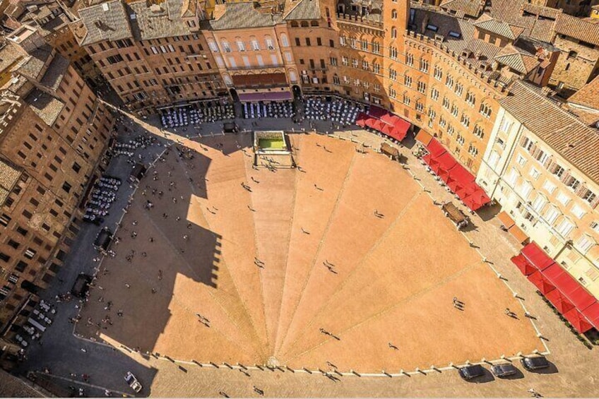 Siena Walking Tour with Audio and Written Guide by a local