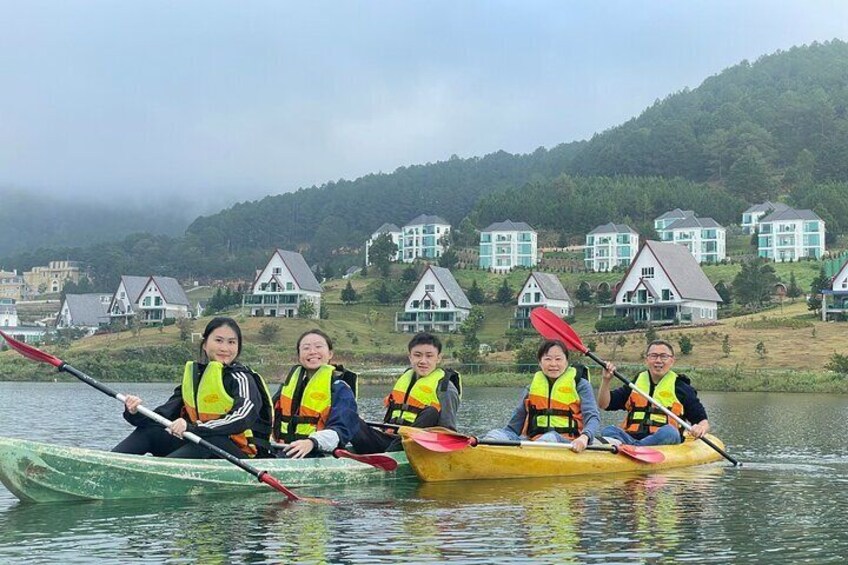 Da Lat Adventure: Tuyen Lam Lake Kayaking and Private BBQ Experience