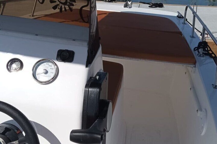 Boat Rental without License
