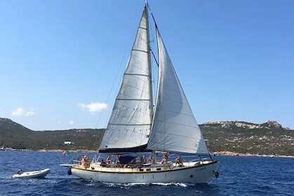 Private sailing tour Catania - Aperitif, snorkelling and sails