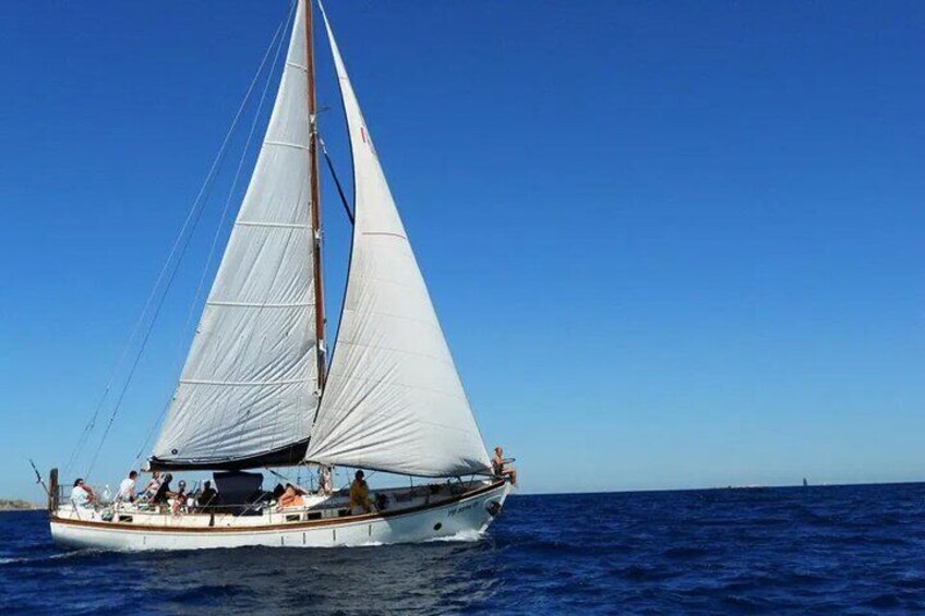 Private sailing tour Catania - Aperitif, snorkeling and sails