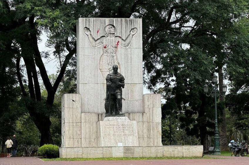 Monument to Pedro de Mendoza - San Telmo