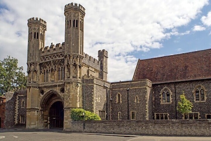 Canterbury Dover Castle and White Cliff Private Tour with Passes