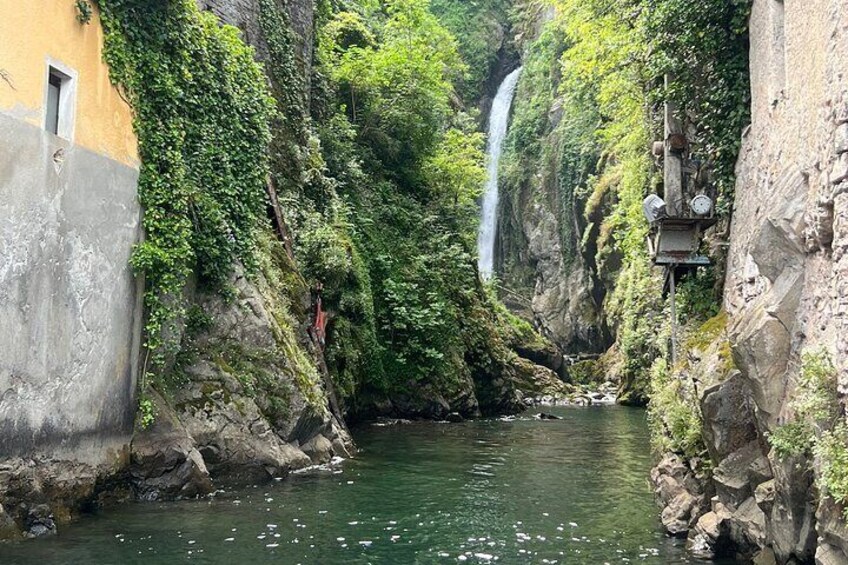 4 Hours Private Boat Tour on Lake Como