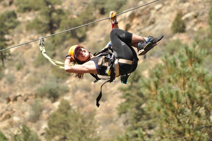 Marrakech Zipline, air terjun, makan siang, perjalanan sehari di Gunung Atl...