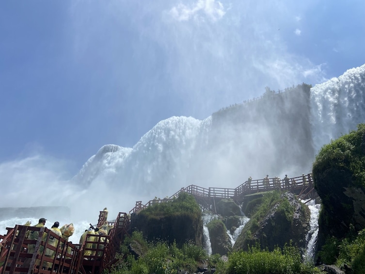 VIP First Access Maid of the Mist & Cave of the Winds Tour