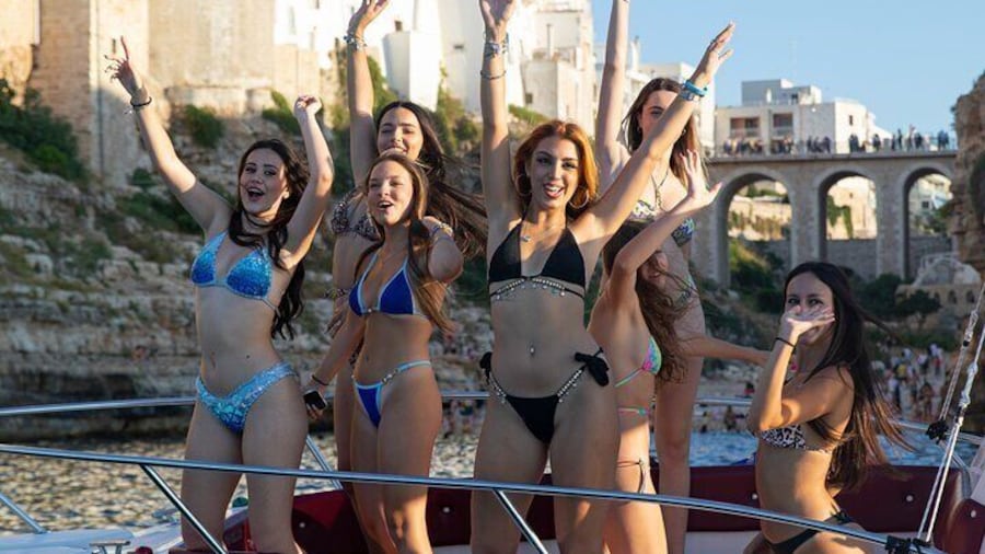Polignano a Mare - Boat tour of the caves with aperitif