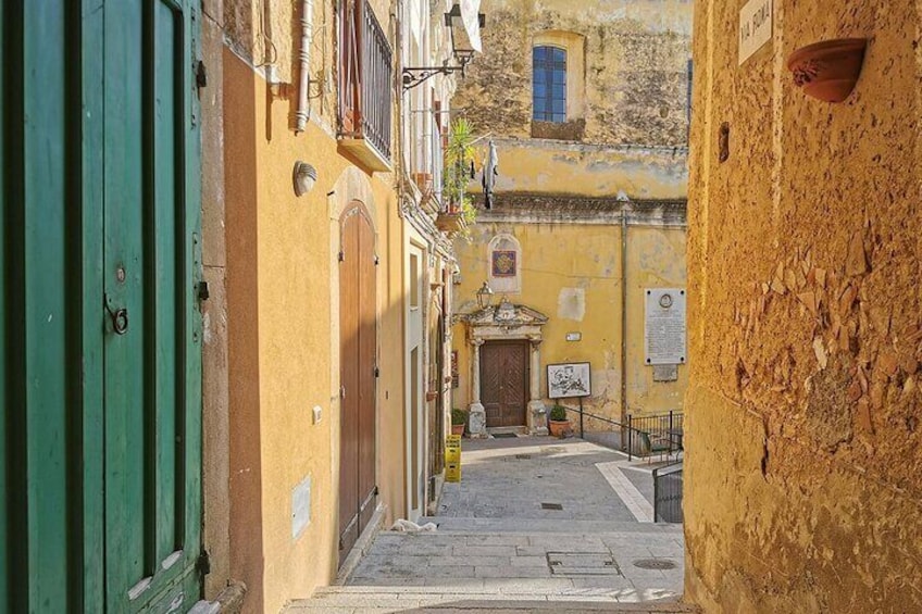 At the end of Via Roma towards the Mother Church of Pisciotta.