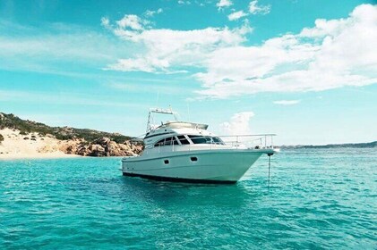 From Palau La Maddalena Archipelago Yacht Tour with Lunch