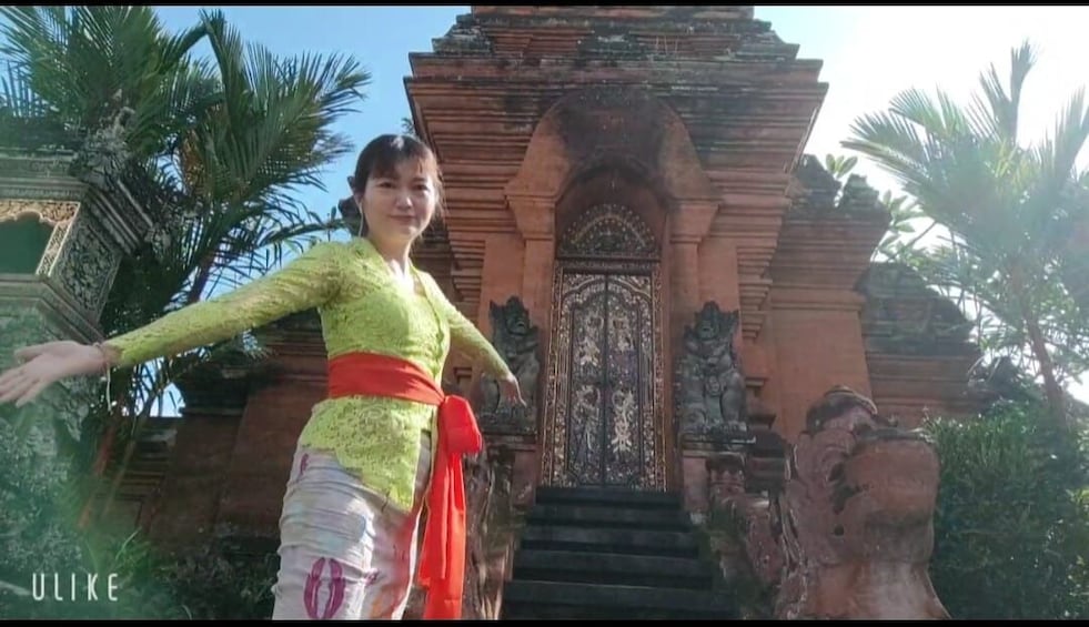 Explore Ubud with Balinese Uniform Rental