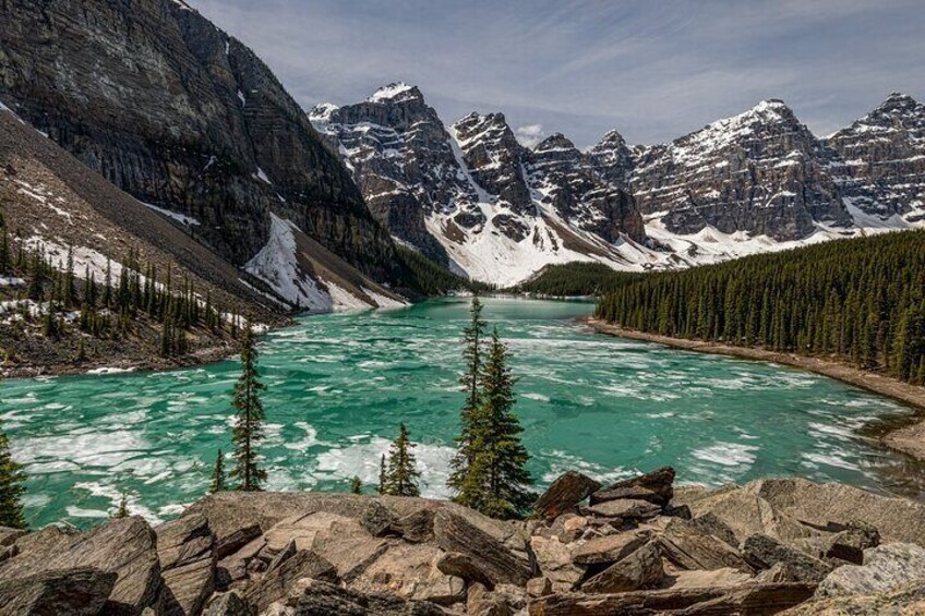 Discover Banff with Moraine Lake & Lake Louise | Private Tour