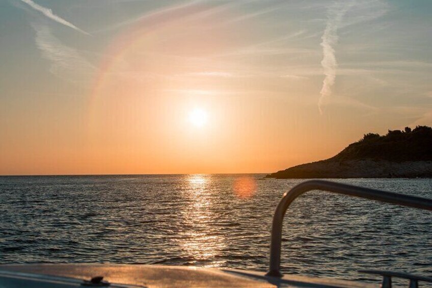 Medulin Sunset Boat Cruise with Wine Tasting