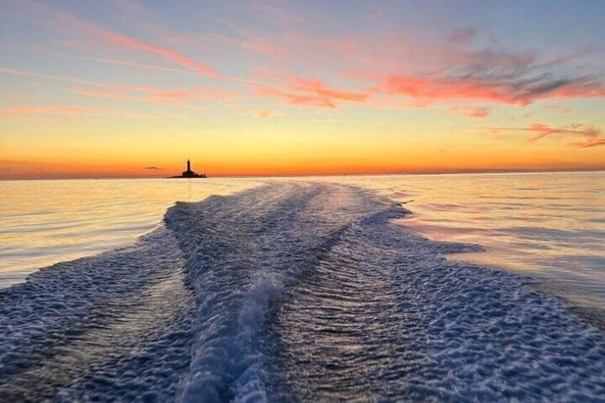 Medulin: Private Sunset Boat Cruise with Wine Tasting
