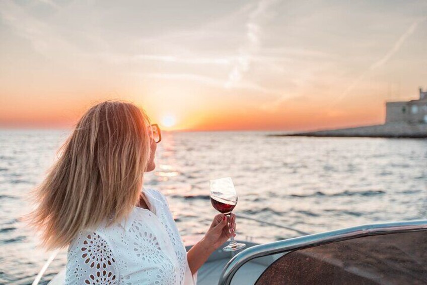 Medulin Sunset Boat Cruise with Wine Tasting