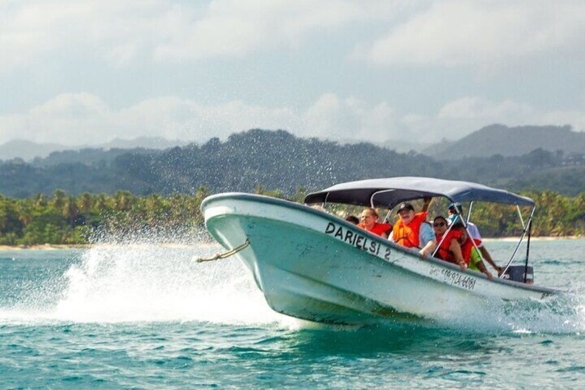 Private Full-Day Jungle to Shoreline Hiking Tour of Las Galeras