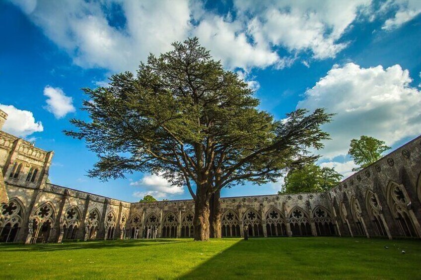 Stonehenge & Wiltshire Wonders Interactive Travel Guide